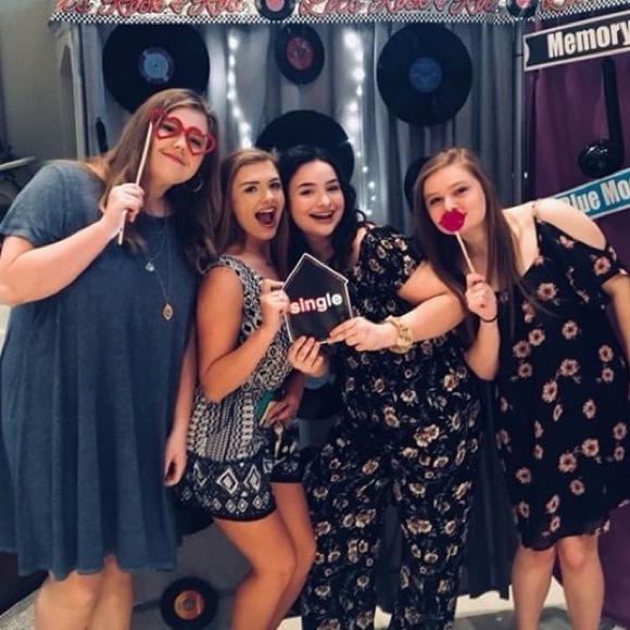 Meet the Posher Other - Meet your Posher, Claudia